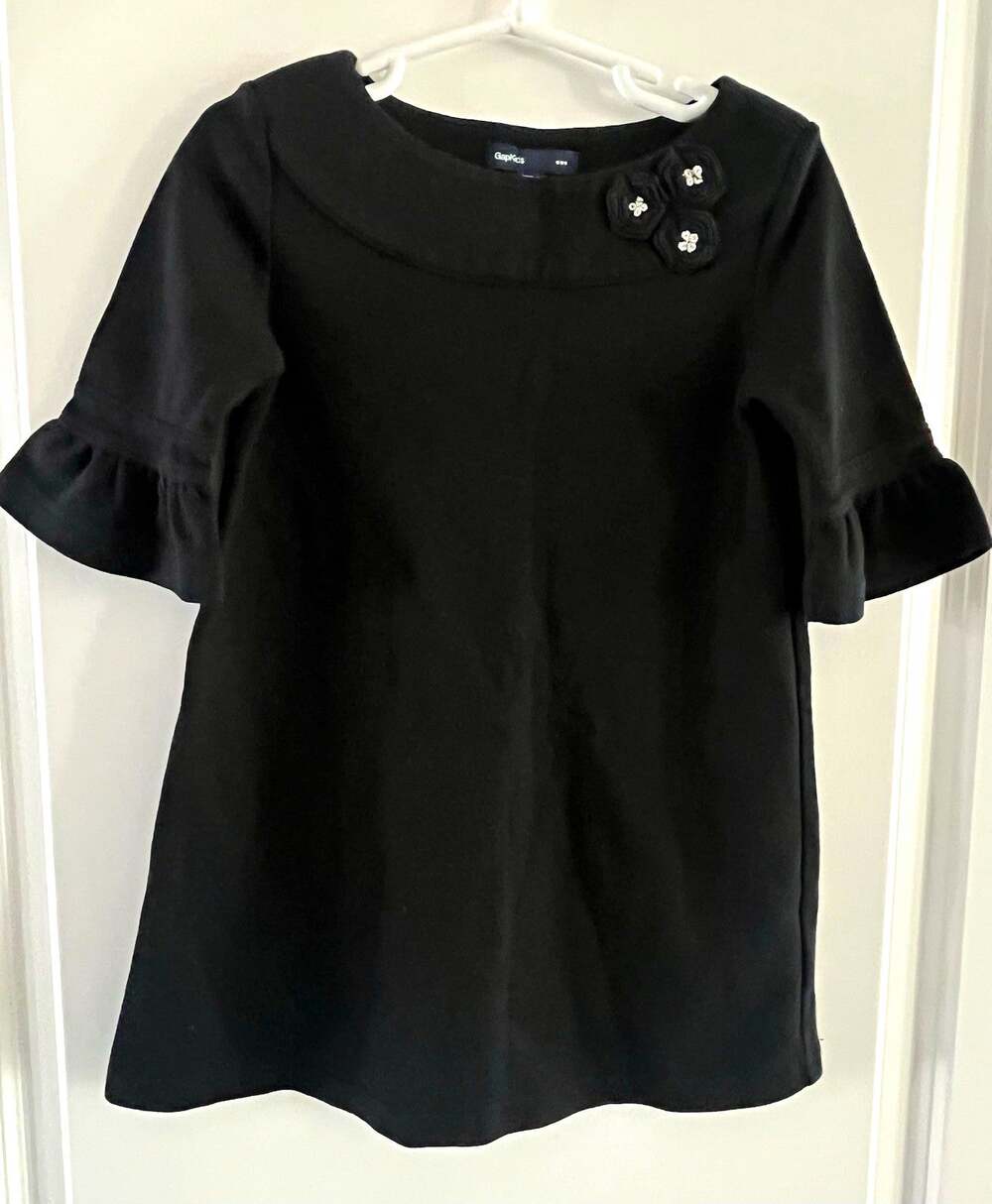 Gap Kids Girls Black Knit Ruffle Sleeve Dress with Flower Accents XS/4-5